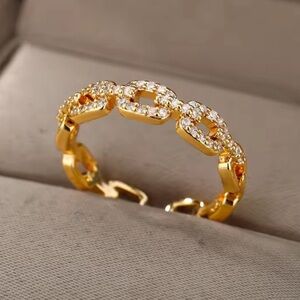 Elegant Gold Link Crystal Resizable Ring
